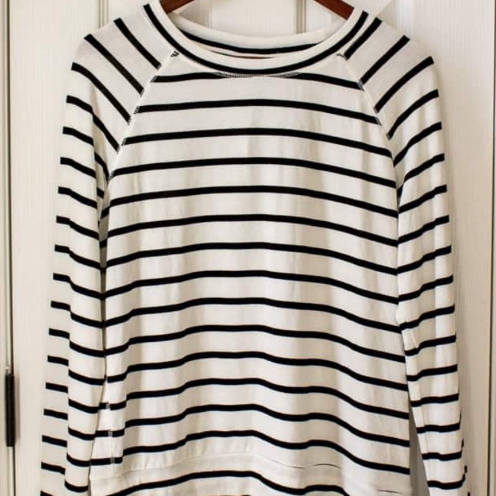 Mix by 41 Hawthorn Arnold Raglan Knit Top